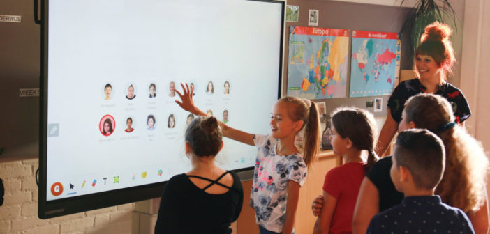 Интерактивни дисплеи Clevertouch